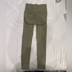 Naturyl Women’s Olive Leggings